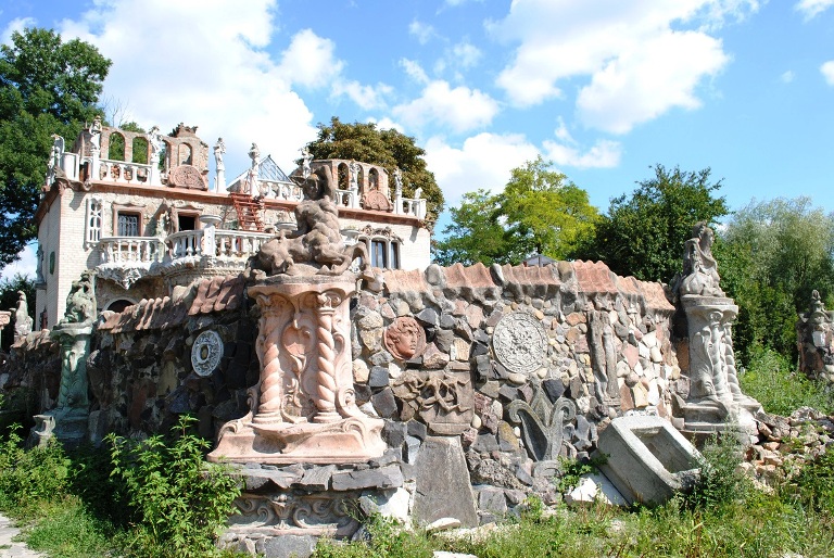 Будинки з химерами в Україні - де шукати їх в різних містах 3