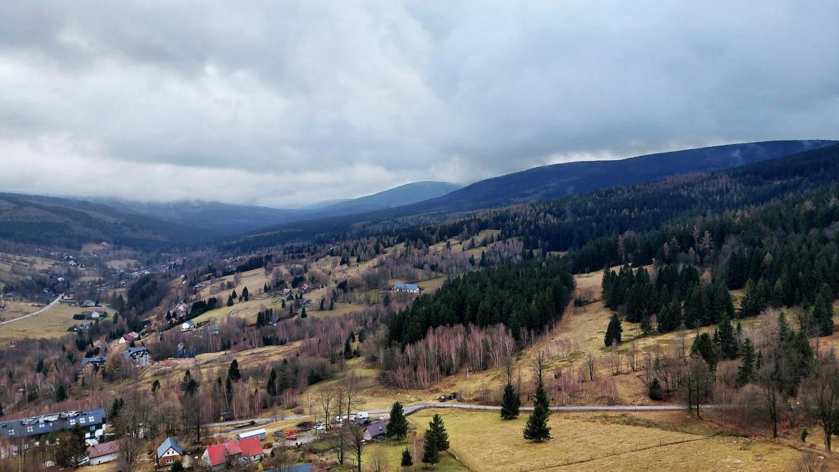 Гірська Польща: містичні Карконоші, ласкаві терми та унікальні церкви