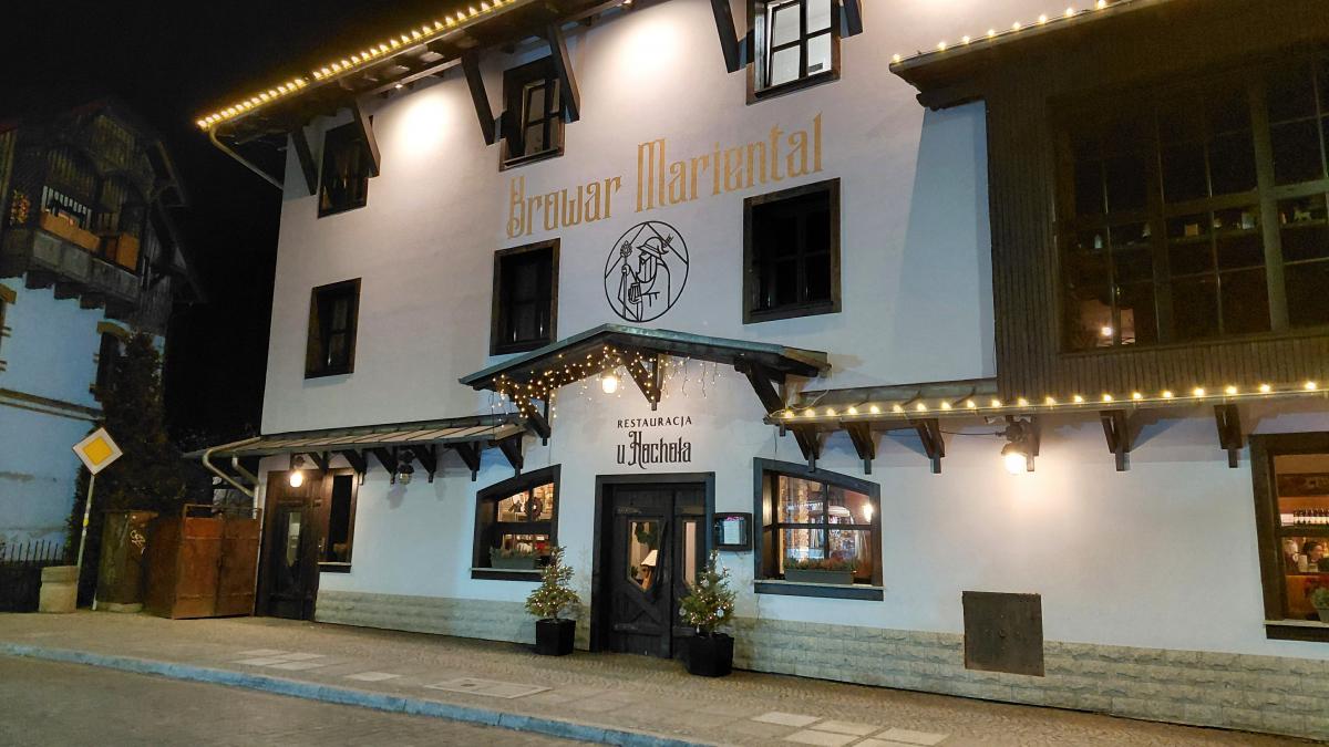 Гірська Польща: містичні Карконоші, ласкаві терми та унікальні церкви