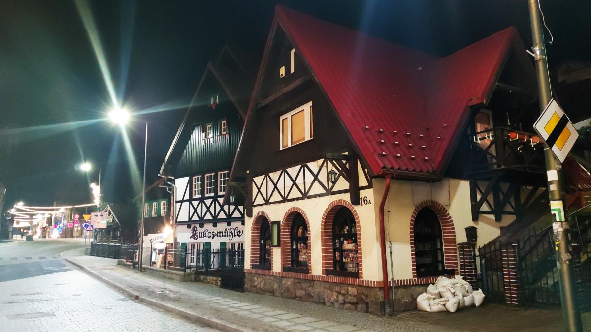 Гірська Польща: містичні Карконоші, ласкаві терми та унікальні церкви