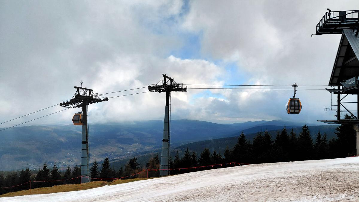 Гірська Польща: містичні Карконоші, ласкаві терми та унікальні церкви