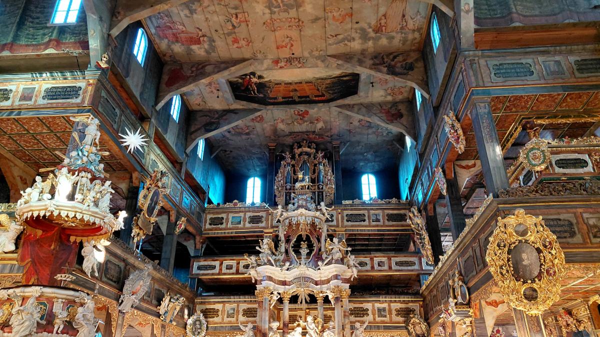 Гірська Польща: містичні Карконоші, ласкаві терми та унікальні церкви