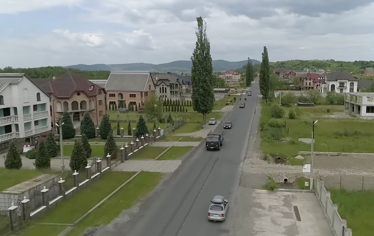 Найбагатше село України Нижня Апша - що відомо, чому варто відвідати 5