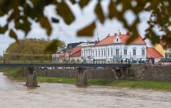 Новий рік в Україні - куди поїхати і де немає комендантської години 1