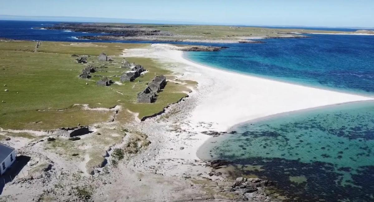 Біля Європи є покинуті острови з незайманими пляжами і природними чудесами