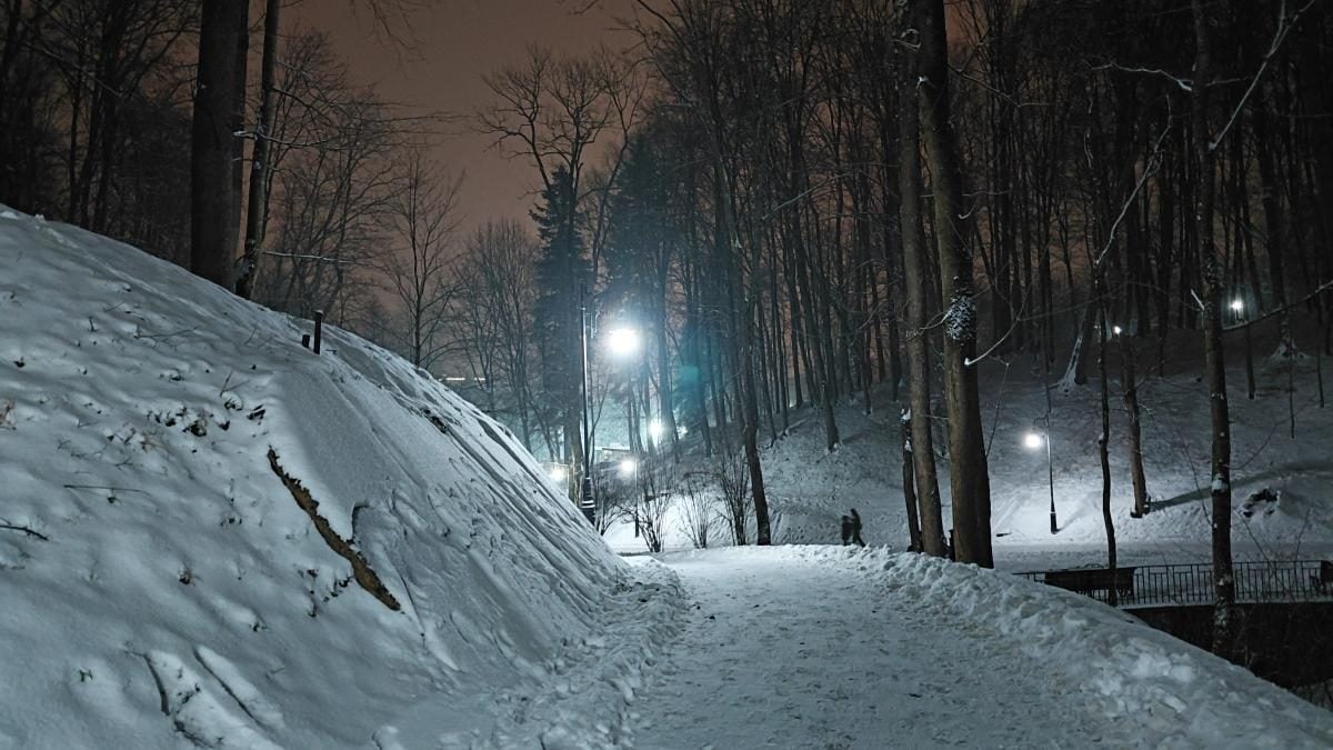 Рясні снігопади в Україні: Трускавець перетворився на справжню зимову казку (фоторепортаж)