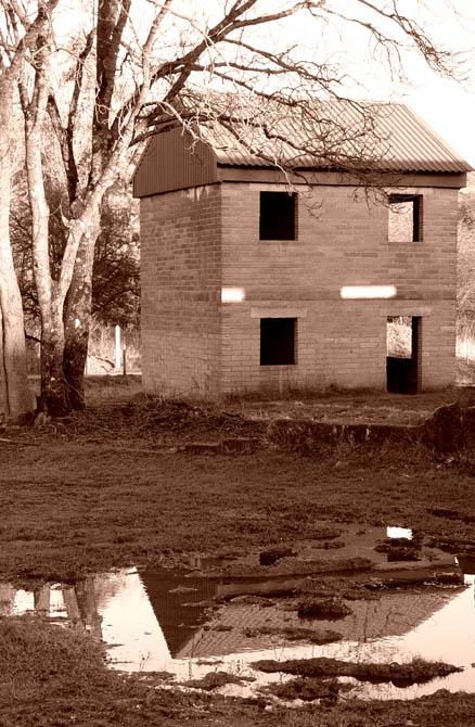 Туристка побувала в покинутому селі в Британії і розповіла про моторошне відкриття