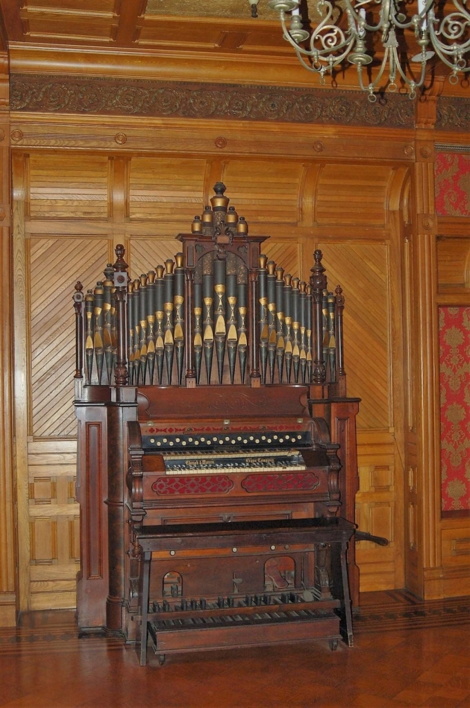 У Каліфорнії є величезний маєток, в якому "мешкають" тисячі привидів: в чому його таємниця 8 У Каліфорнії є величезний маєток, в якому "мешкають" тисячі привидів: в чому його таємниця