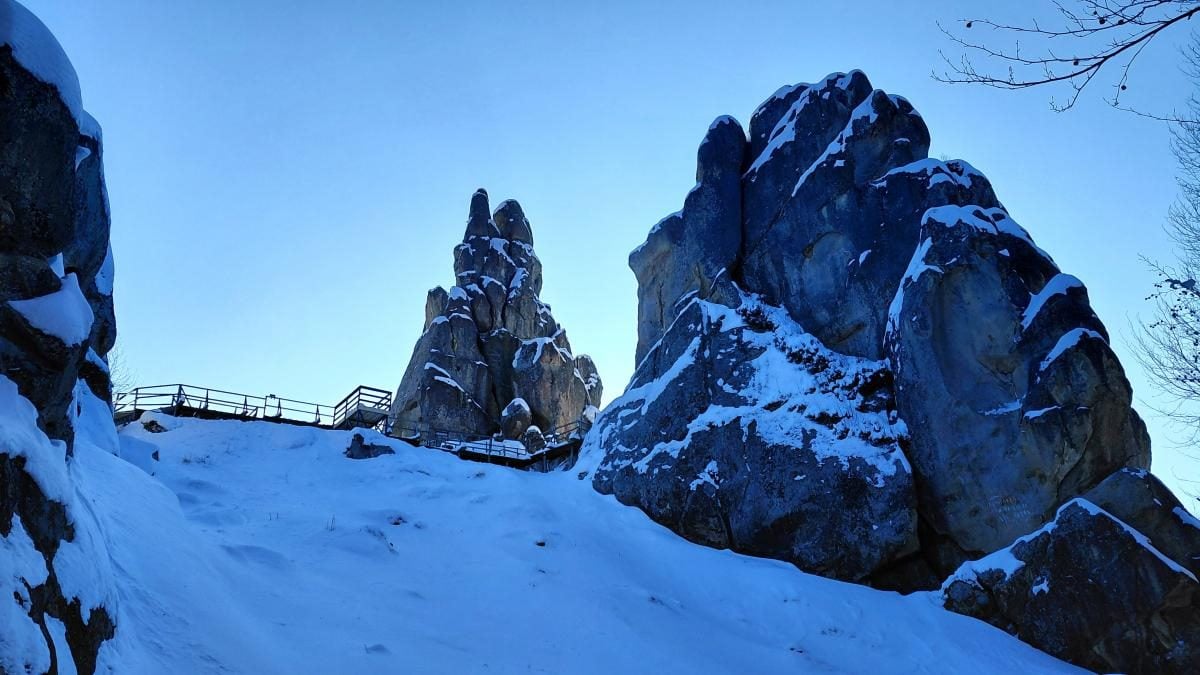 Зимова Тустань: казкові безлюдні краєвиди, але доїхати самостійно важко