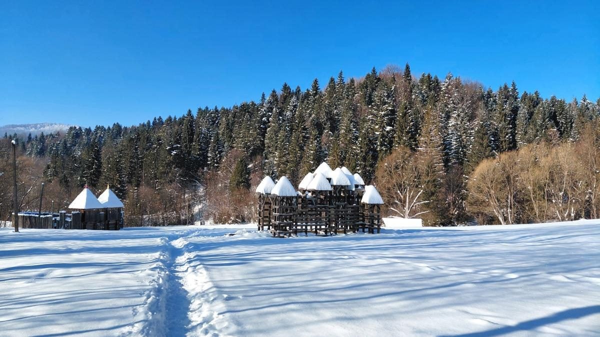 Зимова Тустань: казкові безлюдні краєвиди, але доїхати самостійно важко