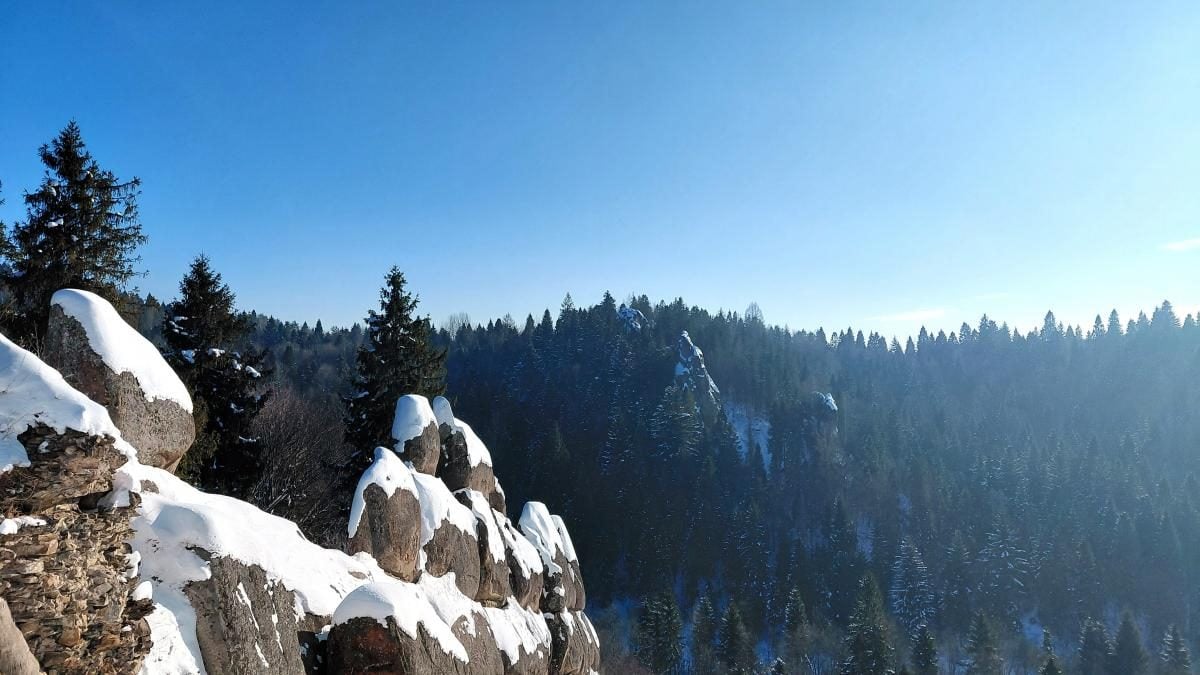 Зимова Тустань: казкові безлюдні краєвиди, але доїхати самостійно важко
