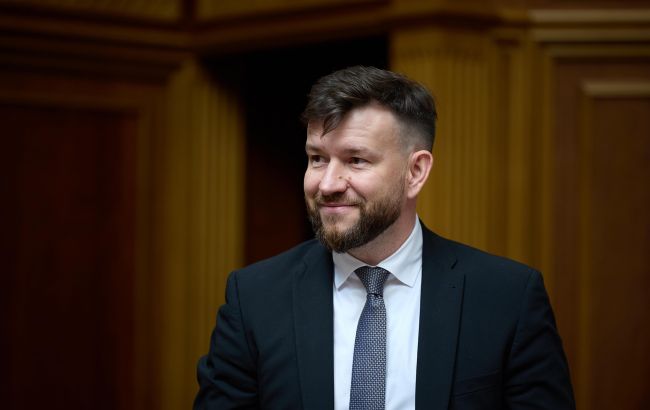 Підвищення пенсій в Україні у березні - інформація про індексацію від Дениса Улютіна для РБК-Україна. 1