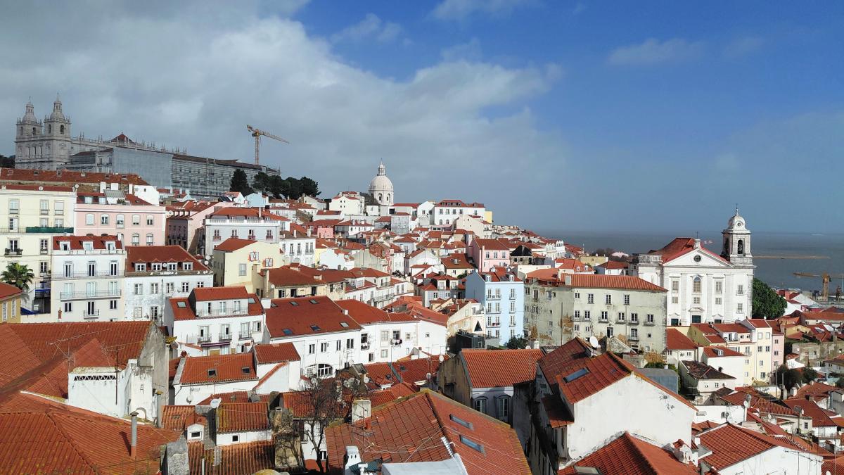 Португалія у лютому з курсом євро 52: плюси, мінуси, підводні камені