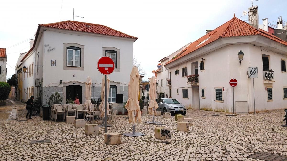 Кашкайш: затишний пляжний курорт в Португалії, де можна зазирнути в пащу Диявола