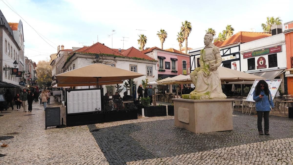 Кашкайш: затишний пляжний курорт в Португалії, де можна зазирнути в пащу Диявола