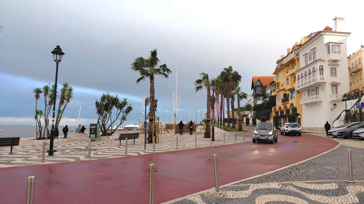 Кашкайш: затишний пляжний курорт в Португалії, де можна зазирнути в пащу Диявола