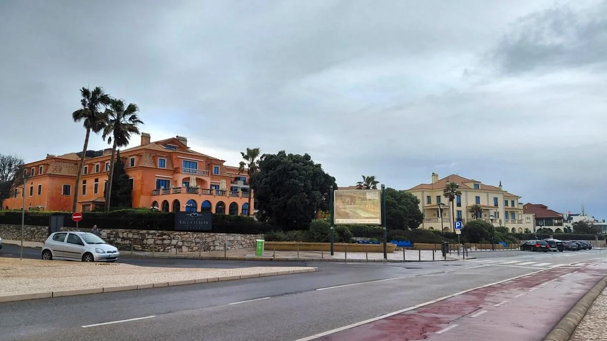 Кашкайш: затишний пляжний курорт в Португалії, де можна зазирнути в пащу Диявола