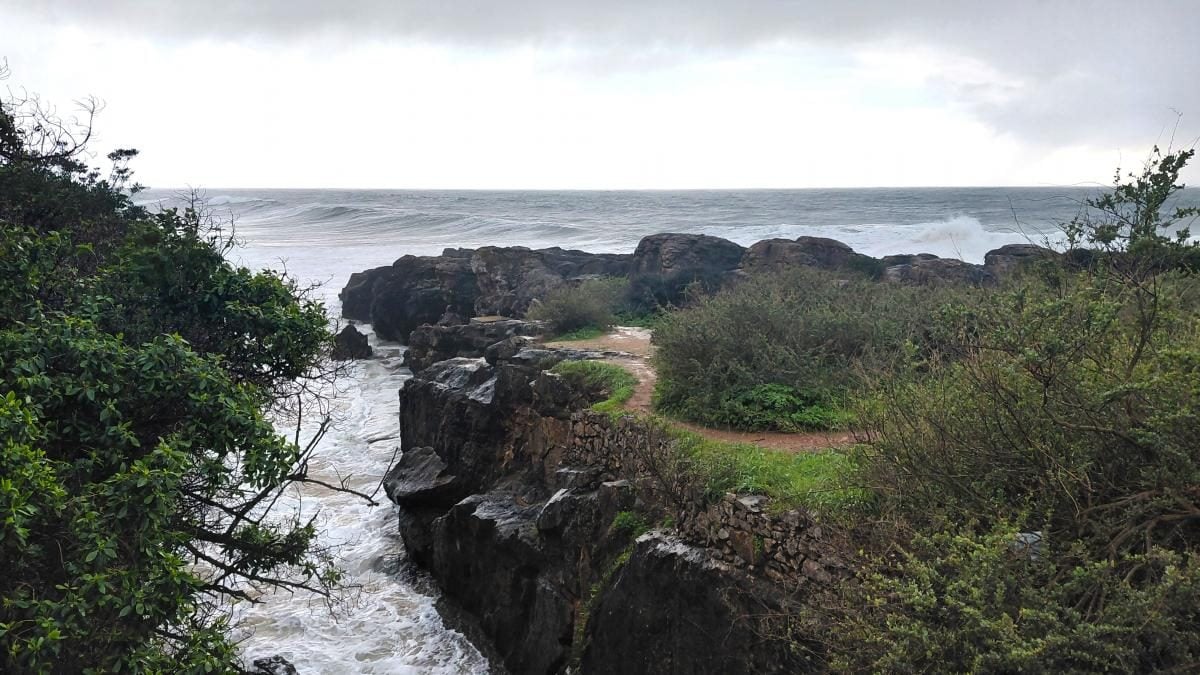 Кашкайш: затишний пляжний курорт в Португалії, де можна зазирнути в пащу Диявола