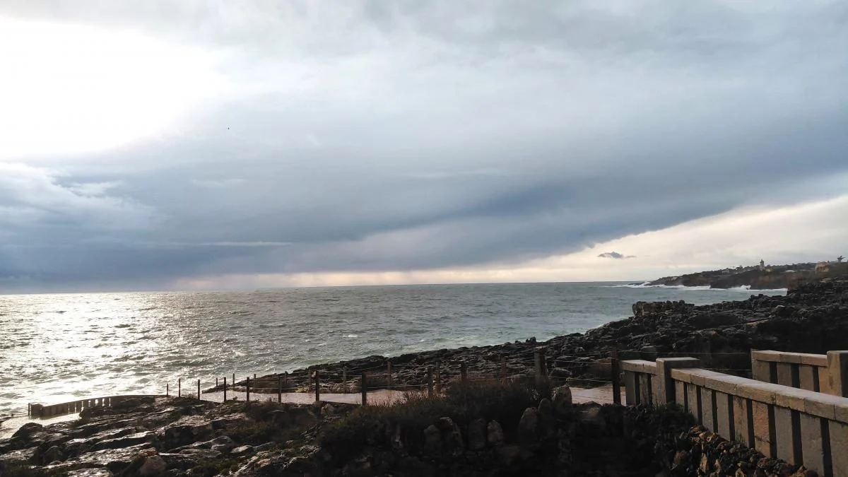 Кашкайш: затишний пляжний курорт в Португалії, де можна зазирнути в пащу Диявола