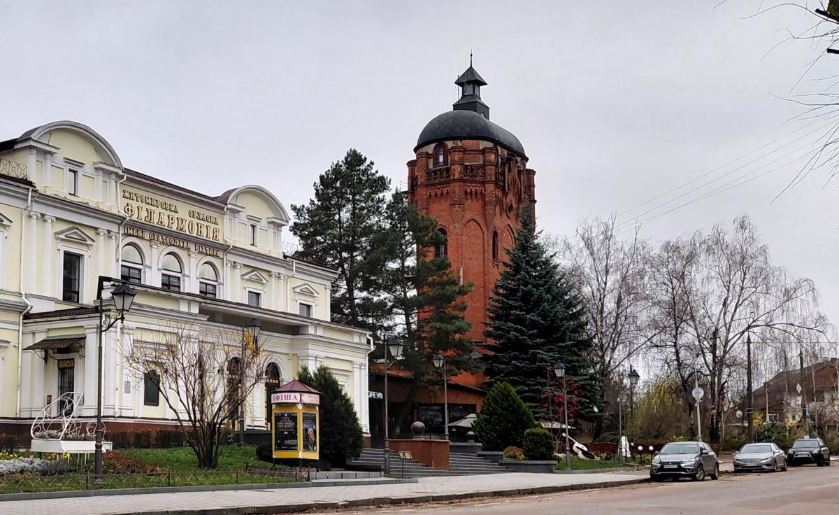 5 ідей для весняної подорожі на вихідні по Україні: від сакур до Шевченка