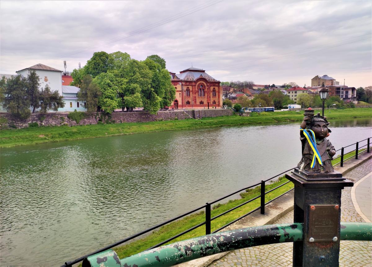 5 ідей для весняної подорожі на вихідні по Україні: від сакур до Шевченка