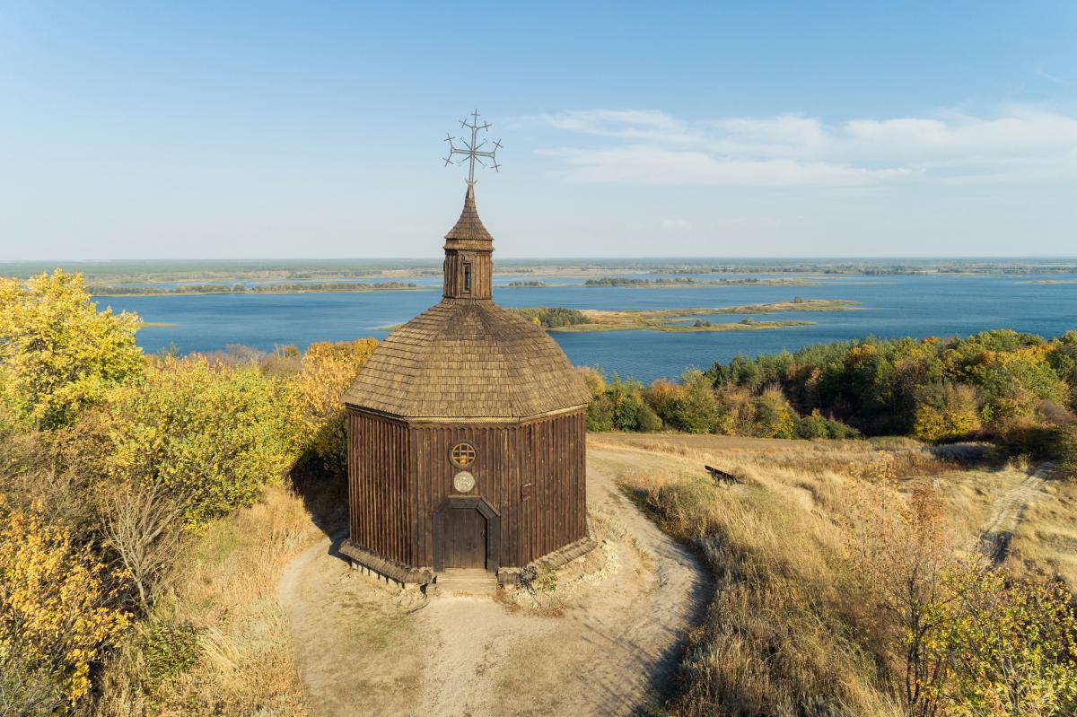 5 ідей для весняної подорожі на вихідні по Україні: від сакур до Шевченка