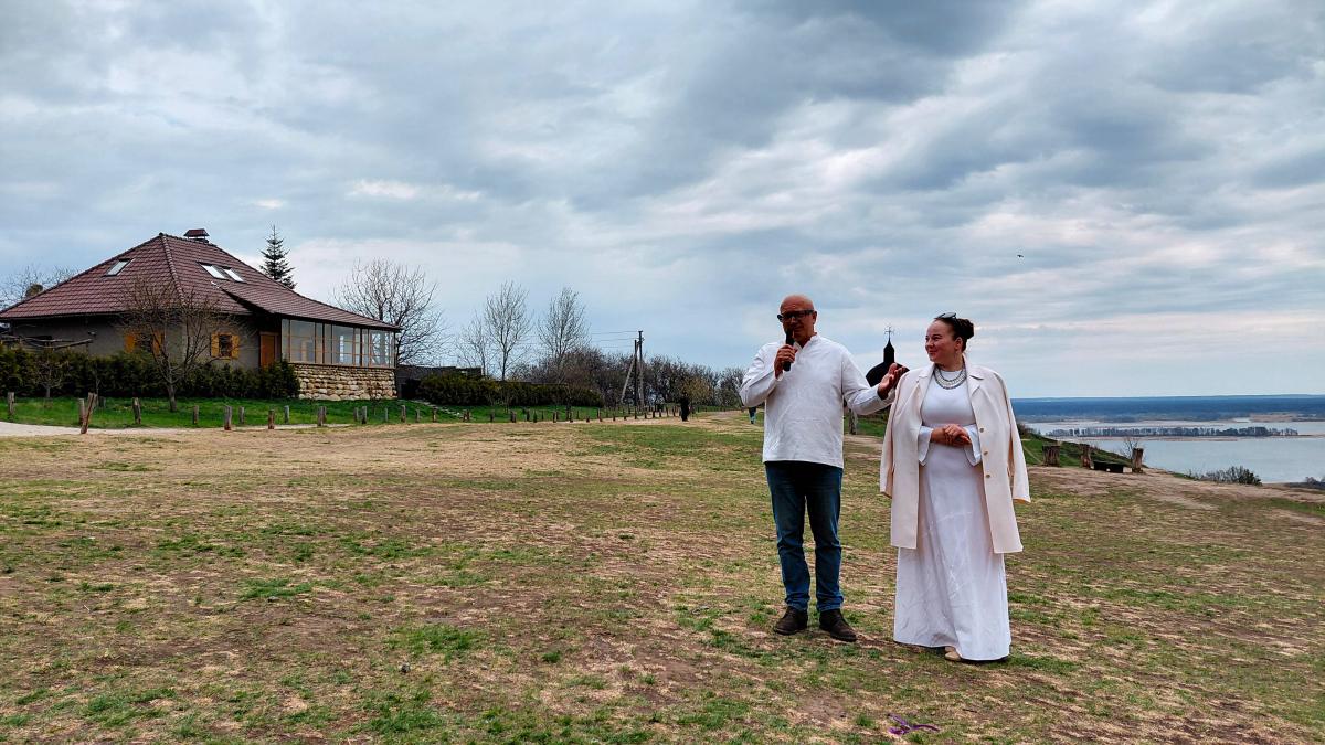 На Великдень у Витачів: місце сили на мальовничих схилах Дніпра