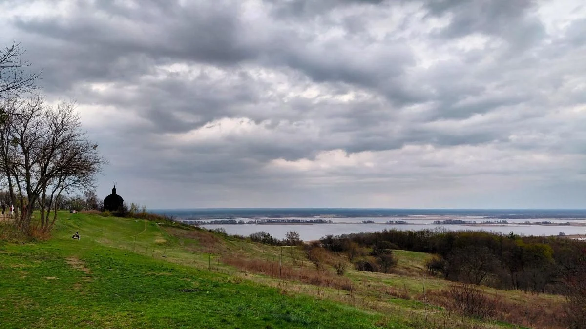 На Великдень у Витачів: місце сили на мальовничих схилах Дніпра