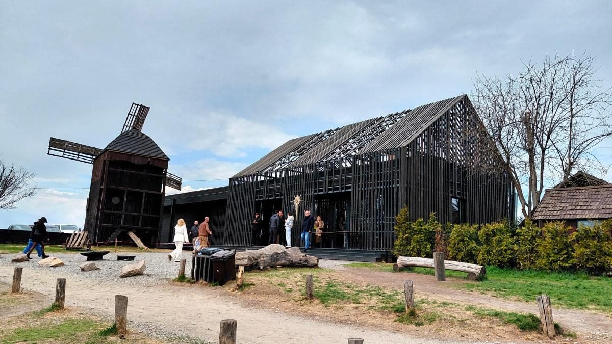 На Великдень у Витачів: місце сили на мальовничих схилах Дніпра