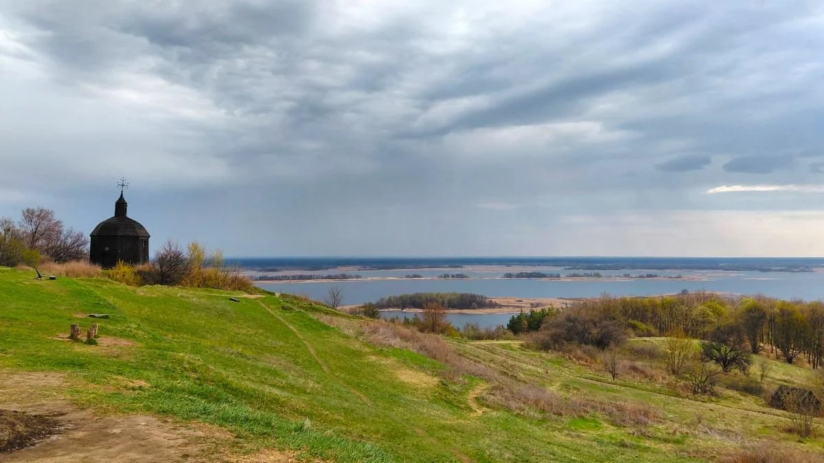 На Великдень у Витачів: місце сили на мальовничих схилах Дніпра