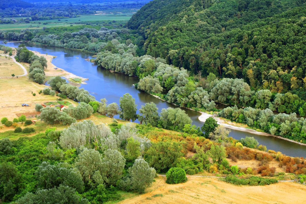 П'яте літо без українського моря: де шукати відпочинок біля води в Україні