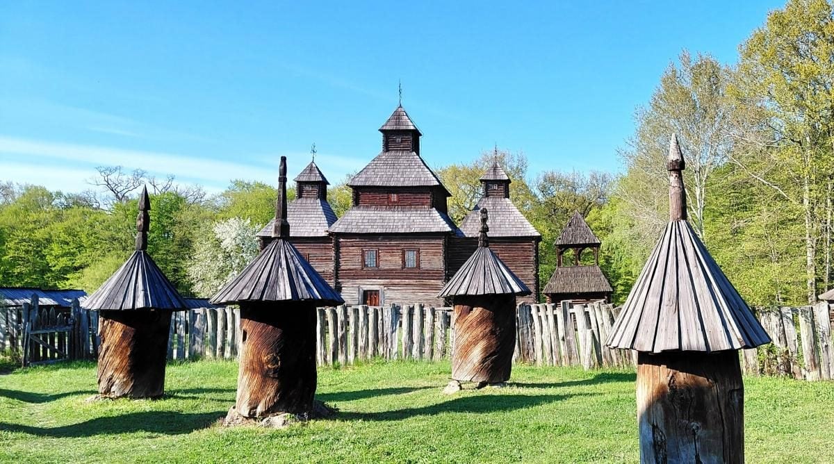 Вишневий сад біля оселі: травень – найкращий період для відвідування музею в Пирогові (фоторепортаж) 10 Садок вишневий коло хати: травень – ідеальний час завітати до музею в Пирогові (фоторепортаж)