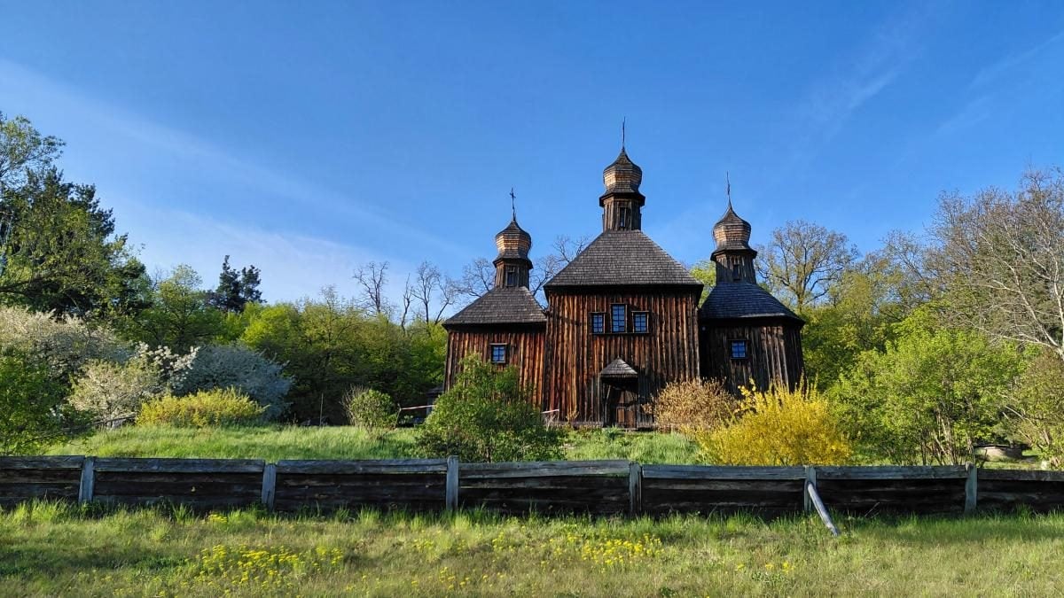 Вишневий сад біля оселі: травень – найкращий період для відвідування музею в Пирогові (фоторепортаж) 16 Садок вишневий коло хати: травень – ідеальний час завітати до музею в Пирогові (фоторепортаж)