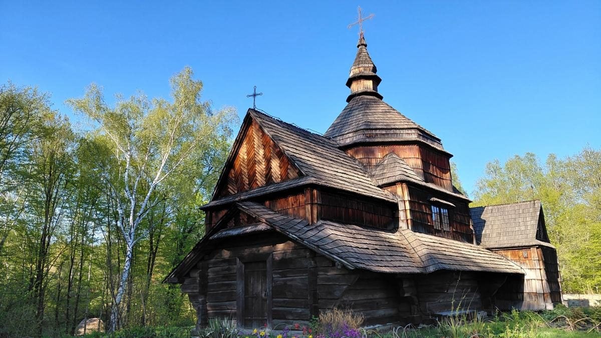 Вишневий сад біля оселі: травень – найкращий період для відвідування музею в Пирогові (фоторепортаж) 13 Садок вишневий коло хати: травень – ідеальний час завітати до музею в Пирогові (фоторепортаж)