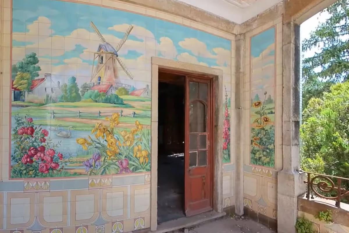 Замок, який гнив 30 років, виставили на продаж у Португалії за &euro;1,35 млн (фото)